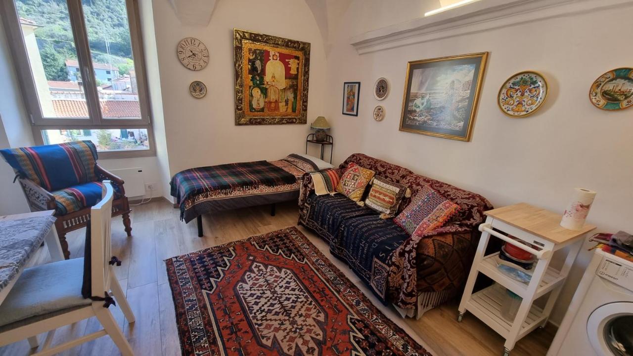 Beautifully Restored Romantic Apartment In The Centre Of Historic Dolcedo Bagian luar foto